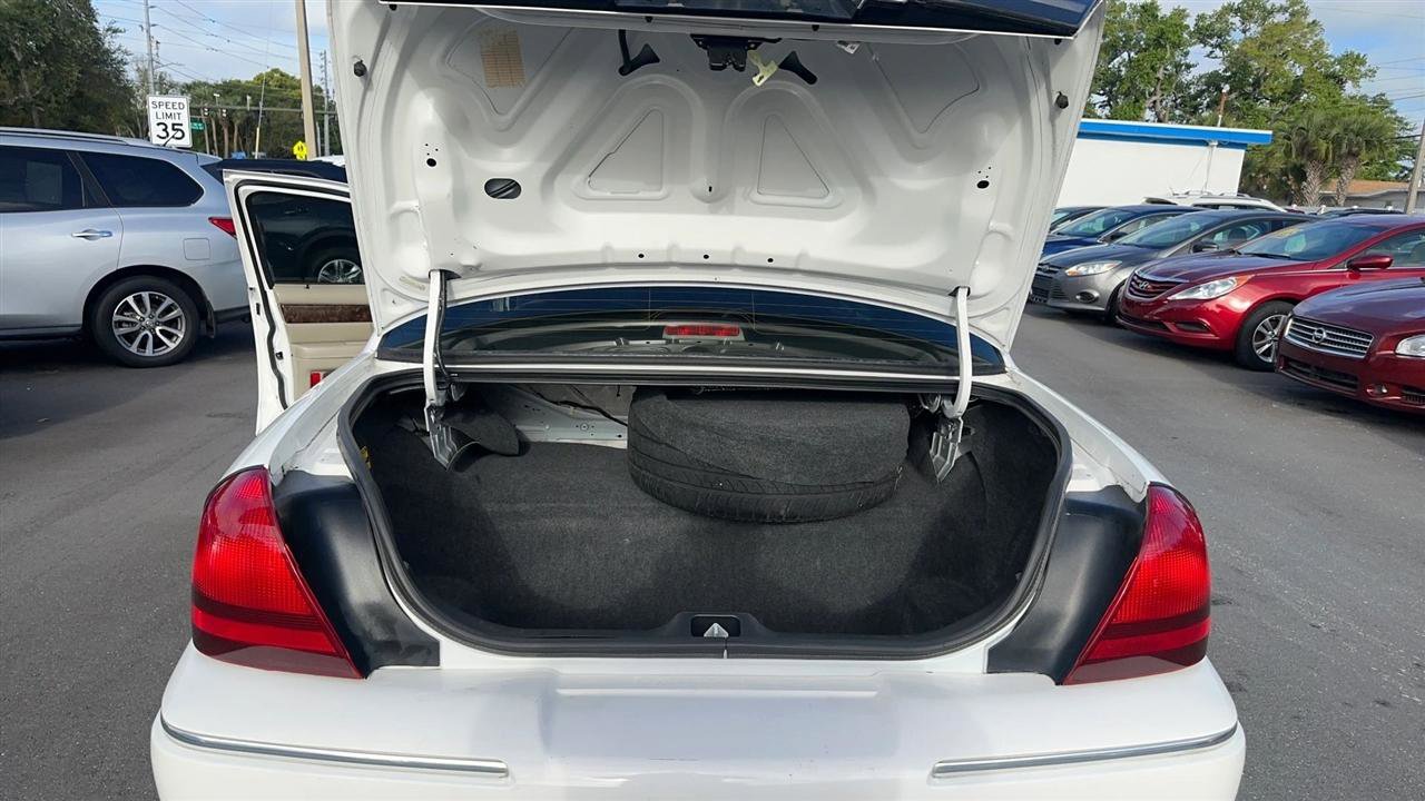 Used 2011 Mercury Grand Marquis LS image 31