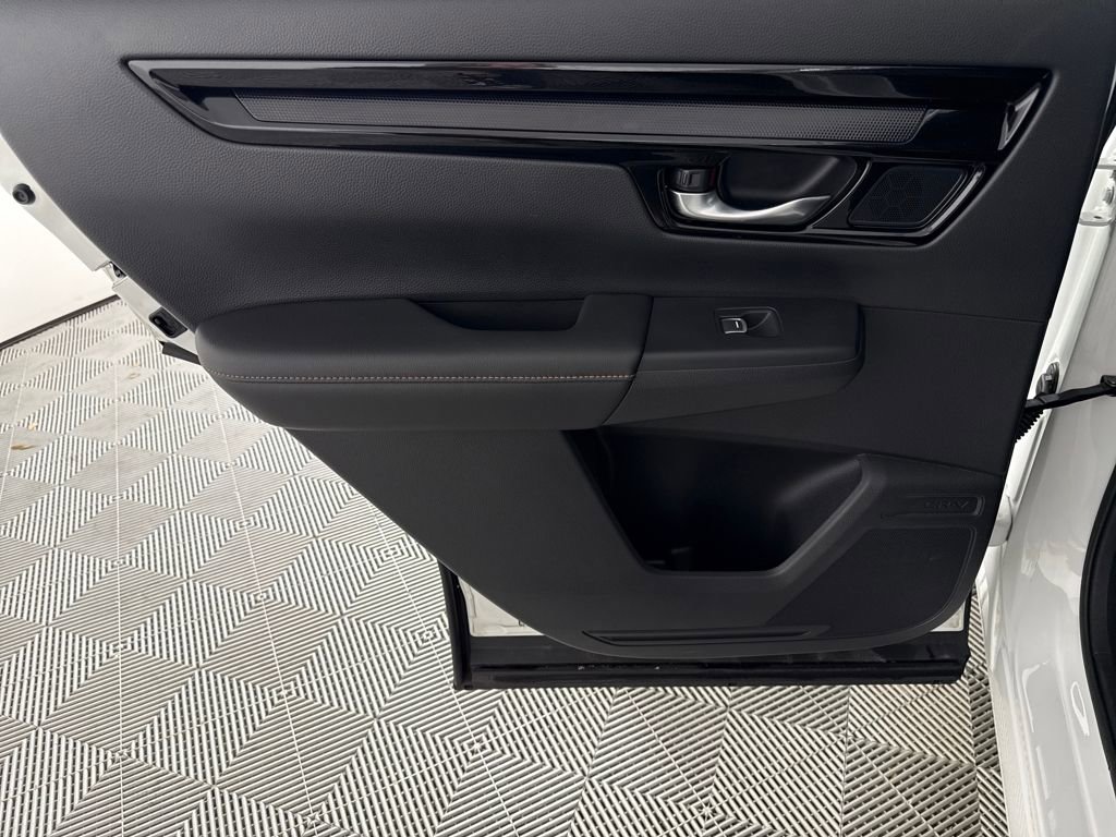 Used 2024 Honda CR-V Sport Touring image 11