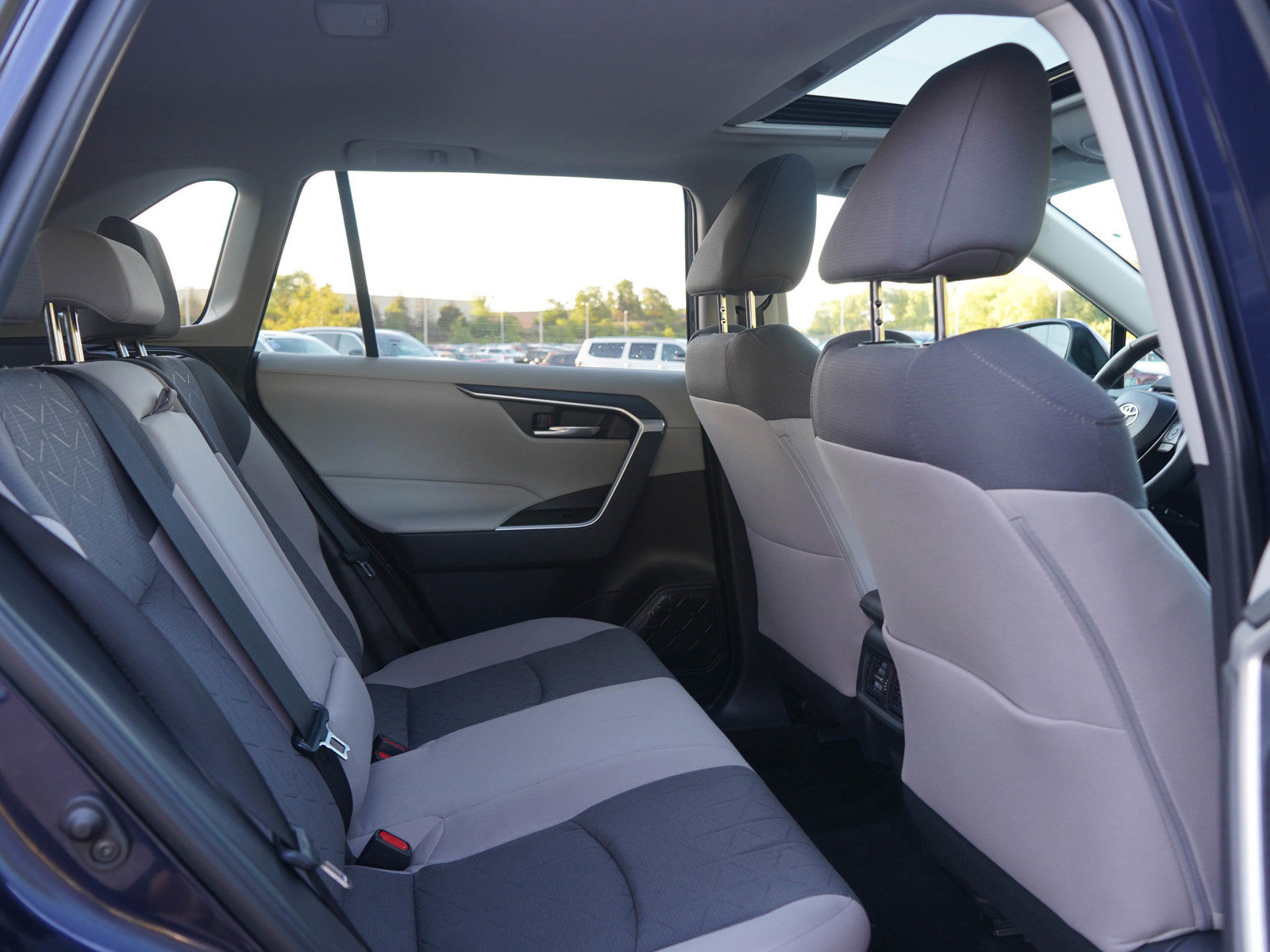 Used 2025 Toyota RAV4 XLE w/ Convenience Package AWD/4WD image 14