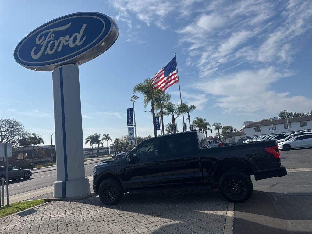 Used 2025 Ford F150 Lightning XLT image 21