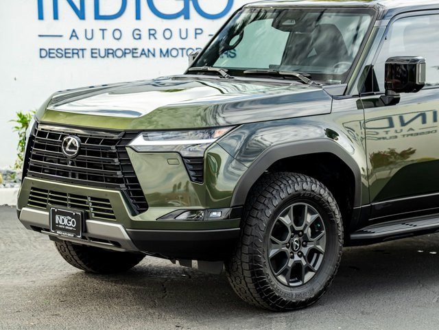 Used 2025 Lexus GX 550 image 2