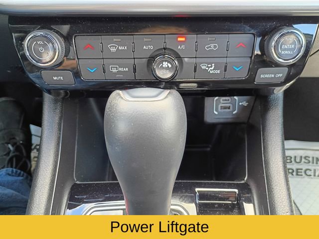Used 2023 Jeep Compass Latitude w/ Convenience Group AWD/4WD image 17