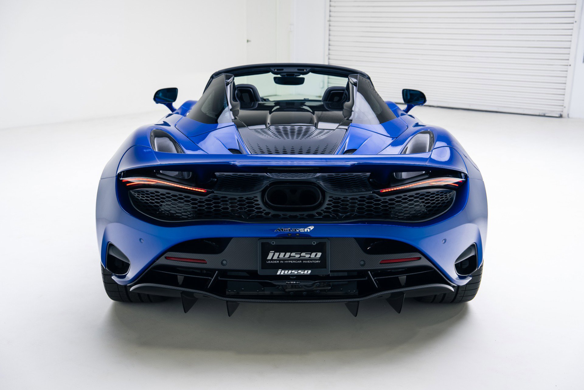 Used 2024 McLaren 750S Spider image 28