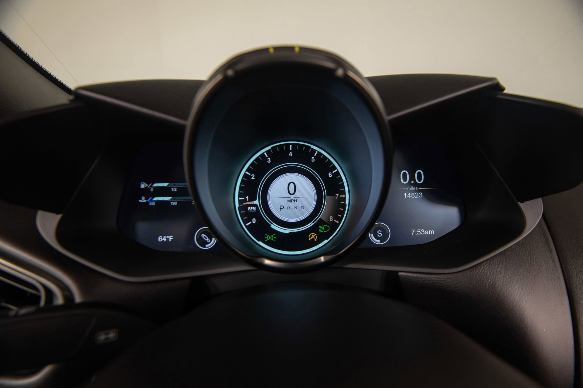 Used 2021 Aston Martin V8 Vantage Roadster image 16