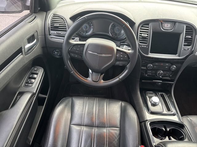Used 2018 Chrysler 300 S image 19