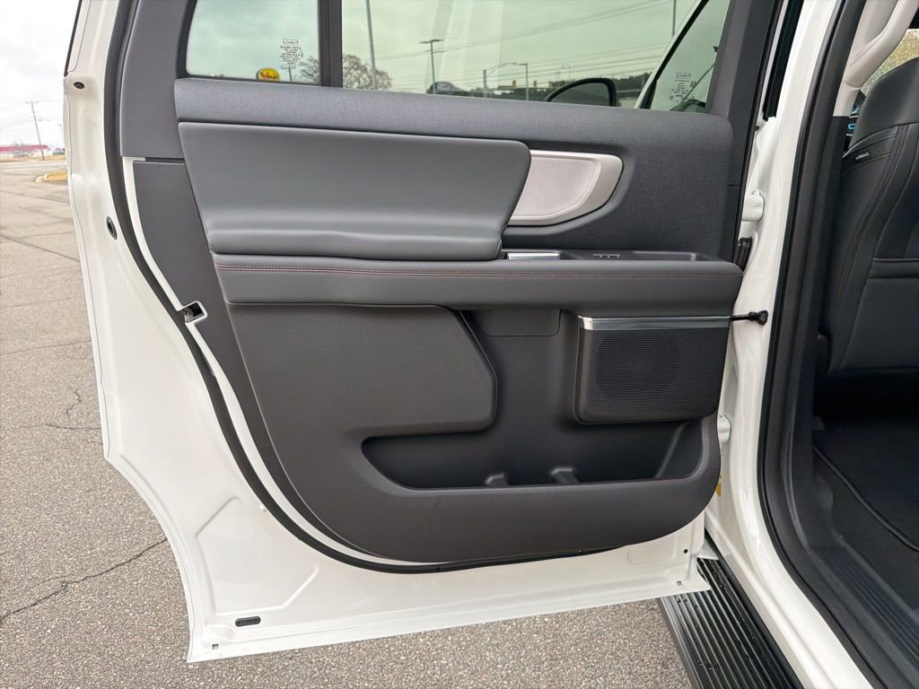 New 2025 Ford Expedition Max Active image 15