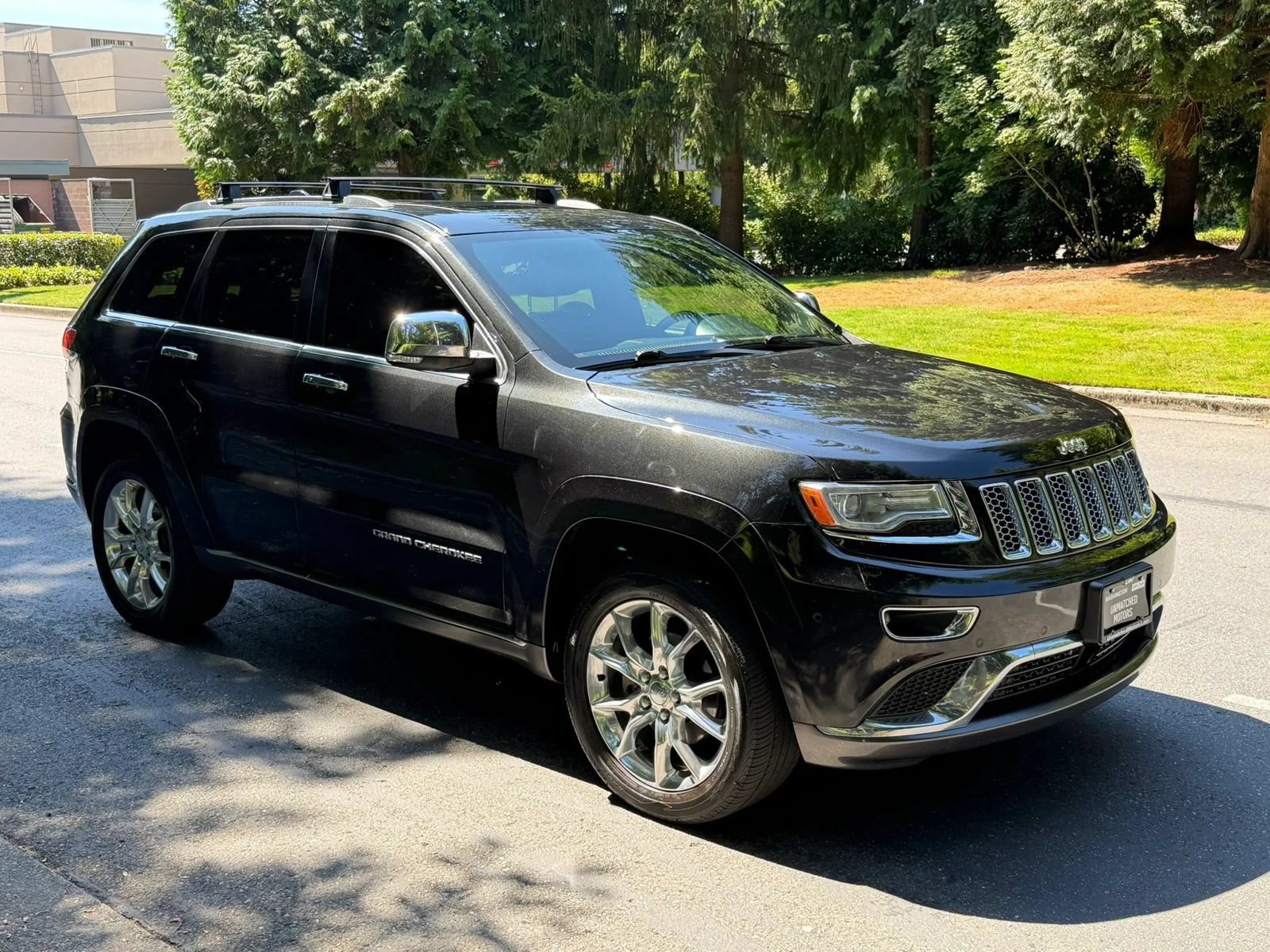Used 2014 Jeep Grand Cherokee Summit AWD/4WD image 5