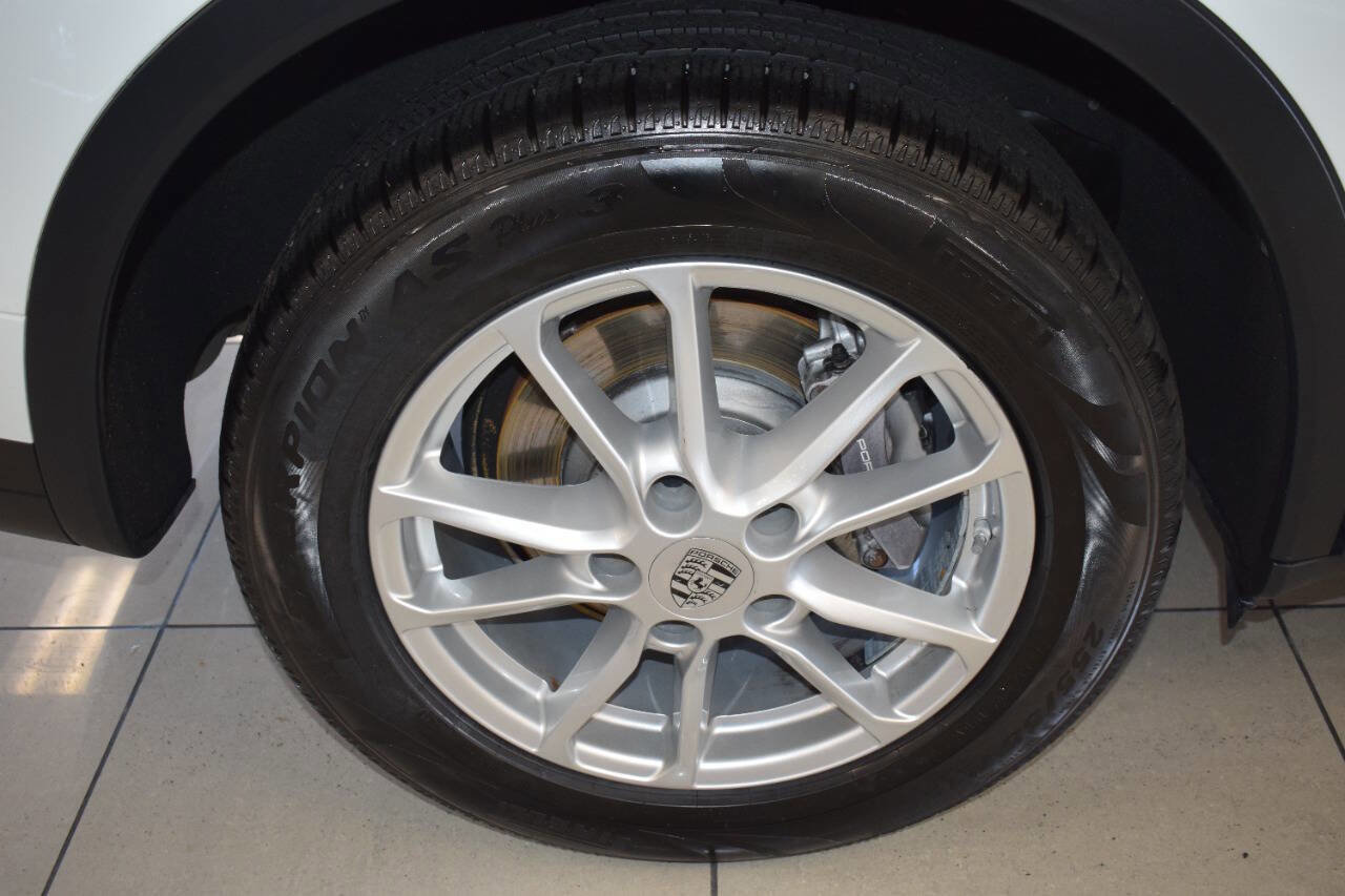 Used 2016 Porsche Cayenne image 7