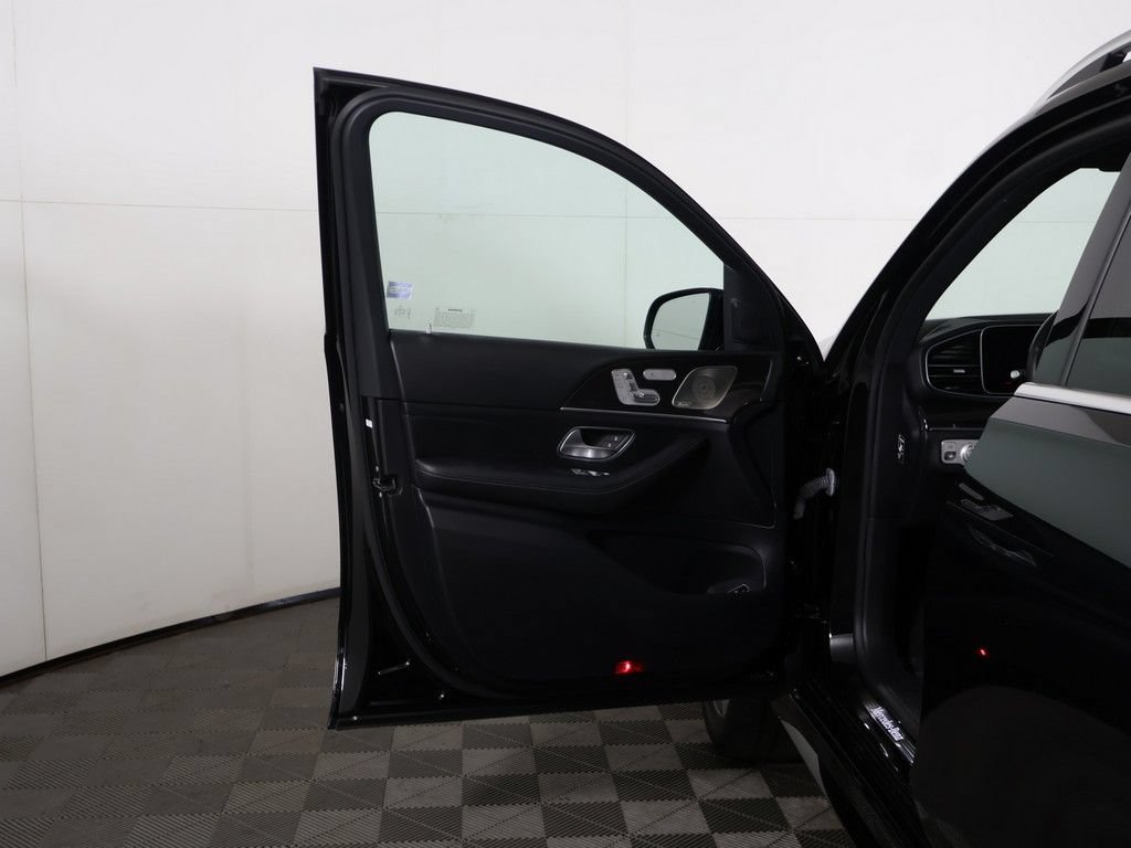 Used 2022 Mercedes-Benz GLE 450 4MATIC w/ AMG Line Exterior image 21