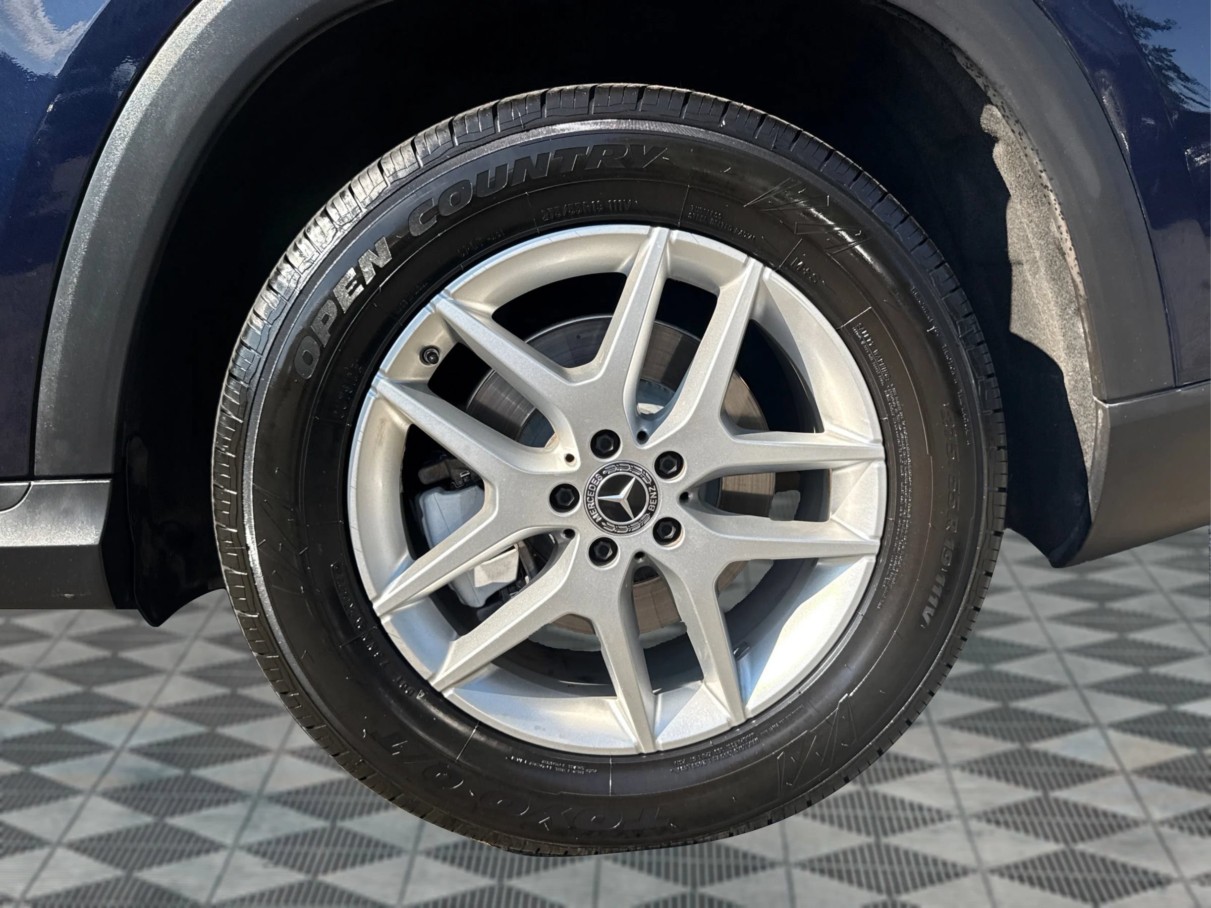 Used 2020 Mercedes-Benz GLS 450 4MATIC image 23