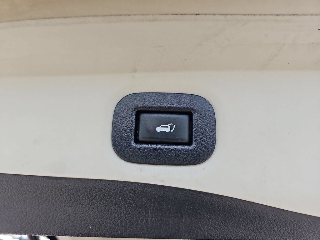 Used 2019 Nissan Rogue SV w/ Sun & Sound Touring Package FWD image 34