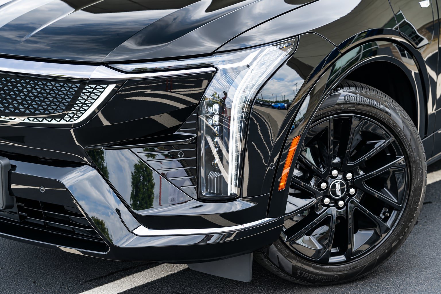 Used 2025 Cadillac Optiq Sport 1 w/ LPO, ONYX Package AWD/4WD image 15