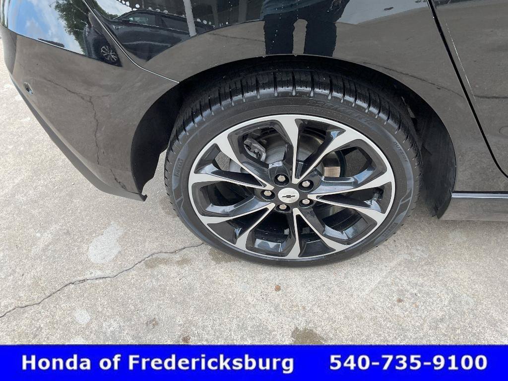 Used 2019 Chevrolet Cruze Diesel w/ Sun And Sound Package FWD image 12