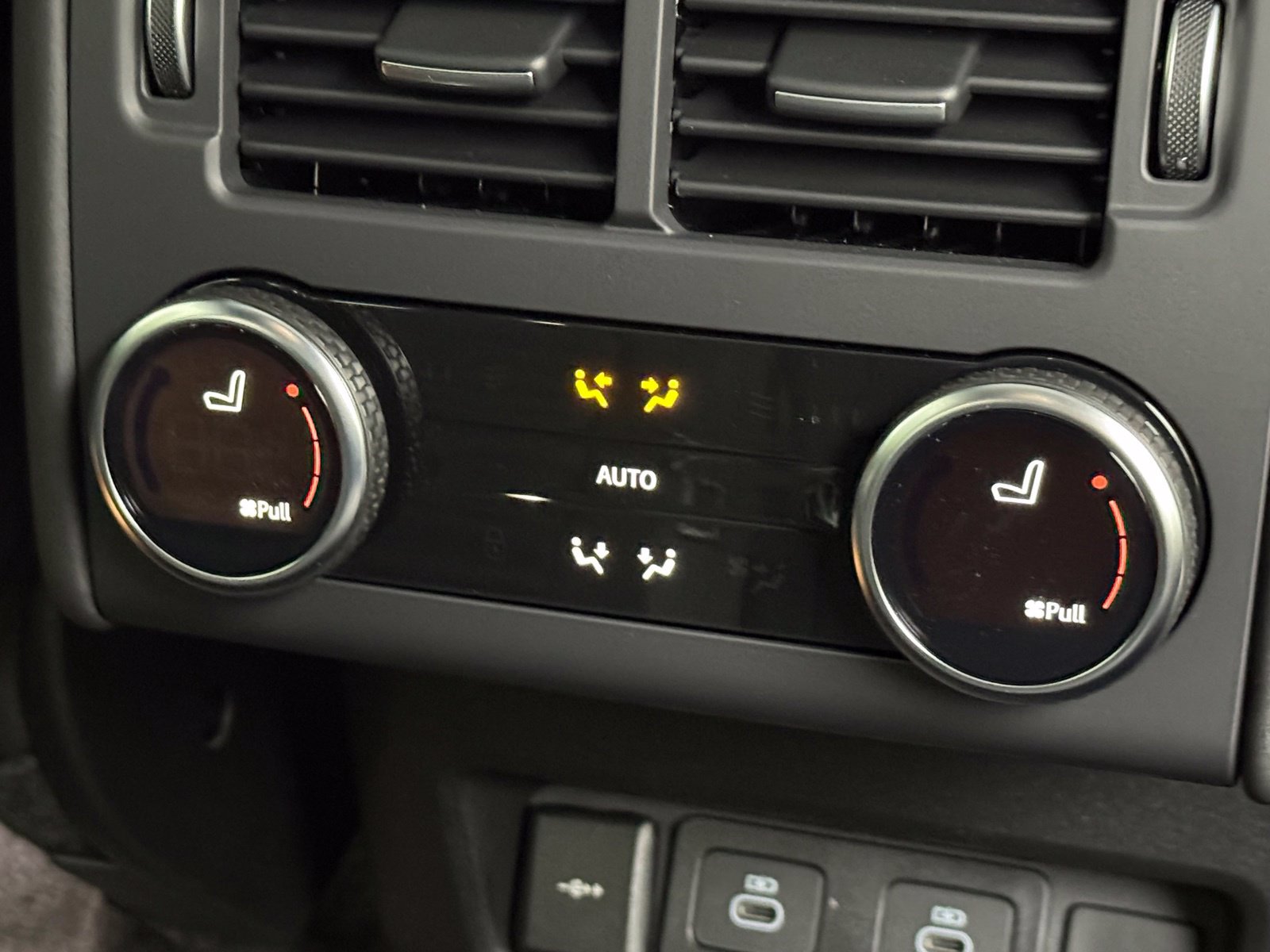 New 2026 Land Rover Discovery S AWD/4WD image 18