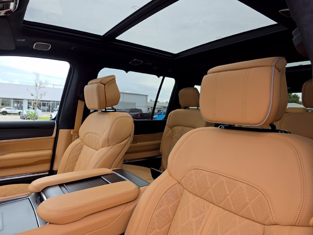 New 2027 Jeep Grand Wagoneer Summit AWD/4WD image 28