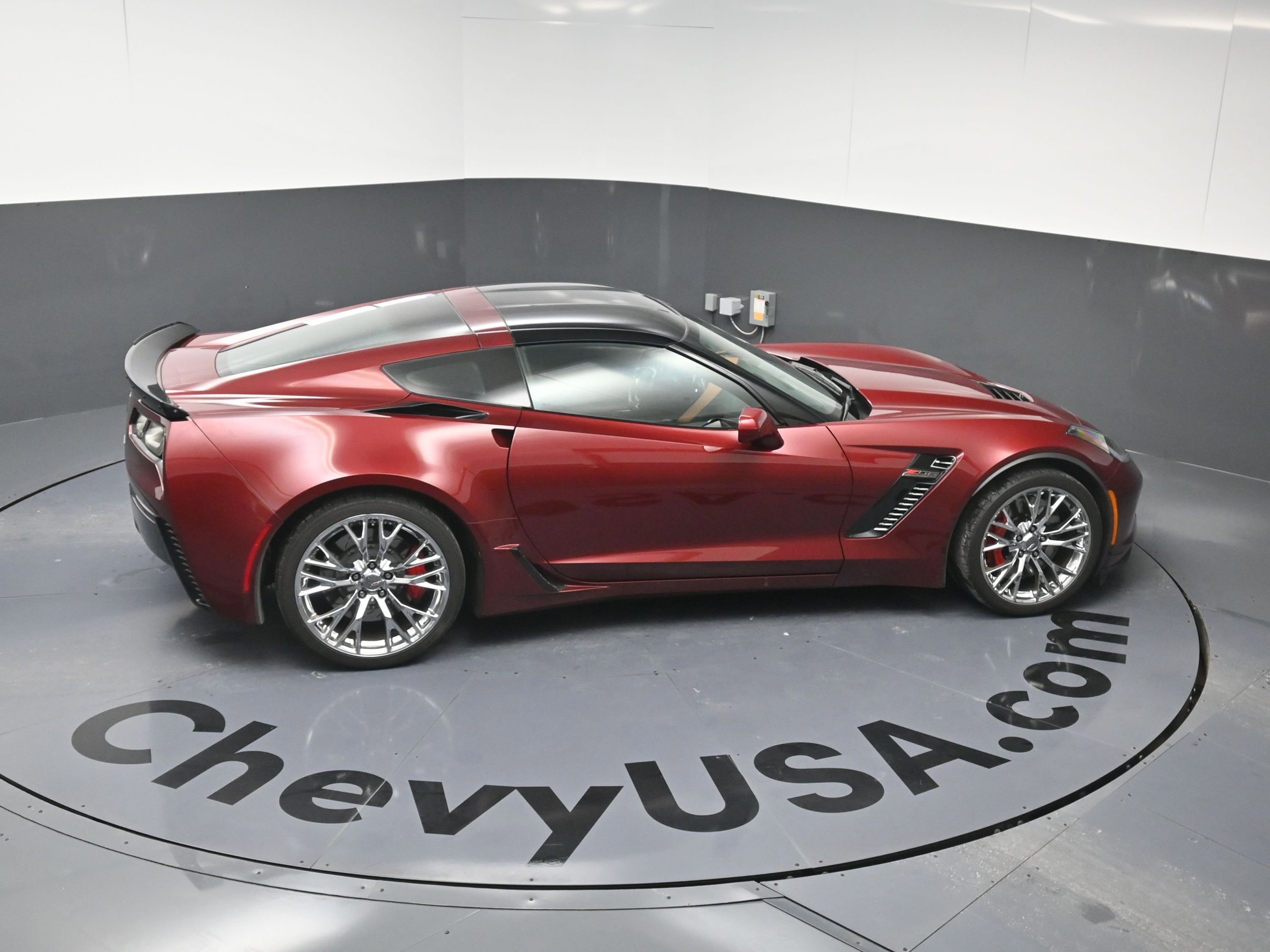 Used 2016 Chevrolet Corvette Z06 w/ 2LZ Preferred Equipment Group image 33