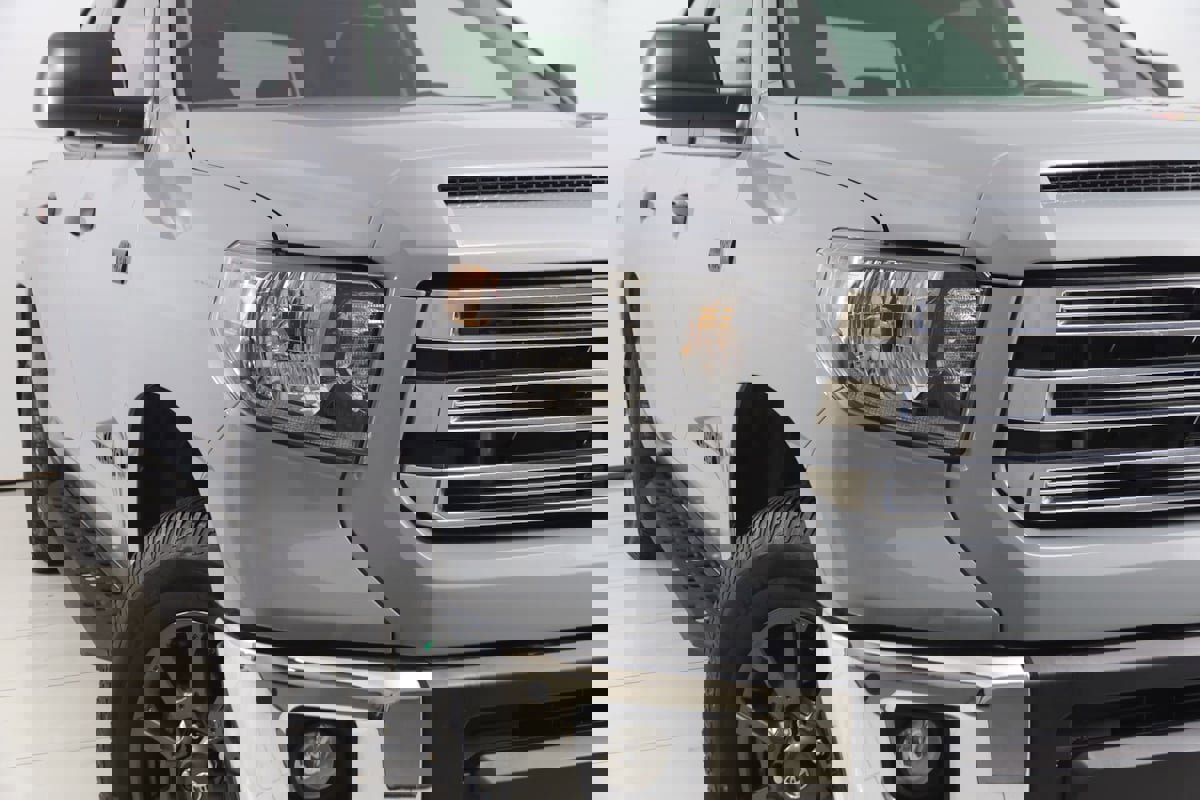 Used 2021 Toyota Tundra SR5 w/ Trail Edition image 14