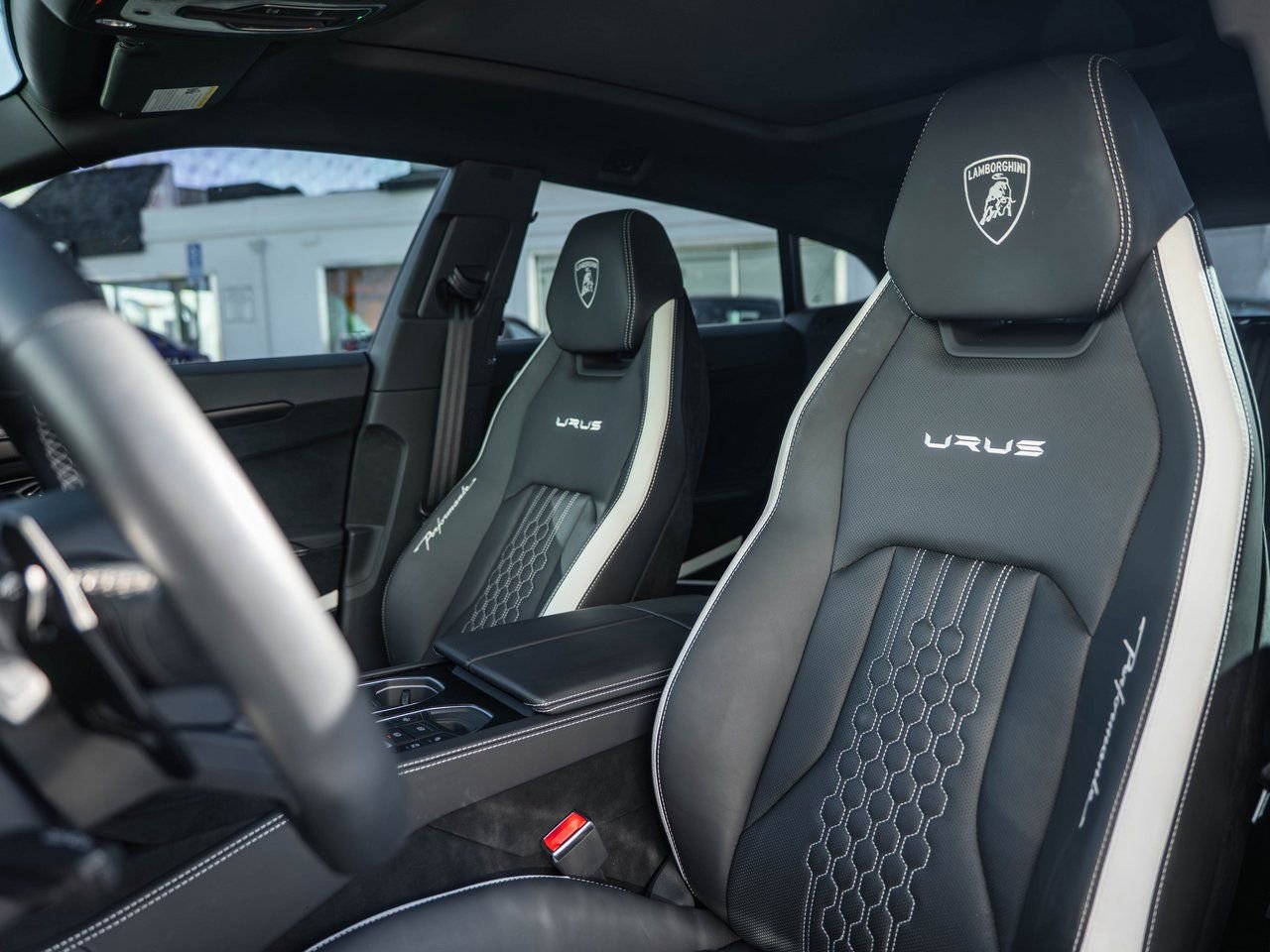 Used 2023 Lamborghini Urus Performante image 23