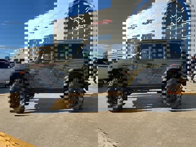 New 2026 Jeep Wrangler Unlimited Rubicon w/ Safety Group image 2