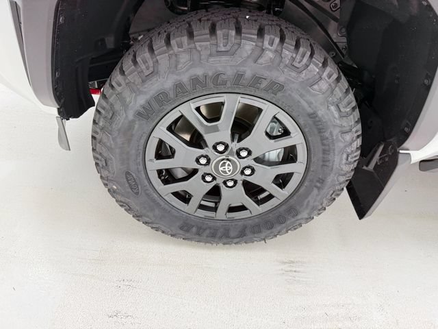 New 2026 Toyota 4Runner SR5 AWD/4WD image 7