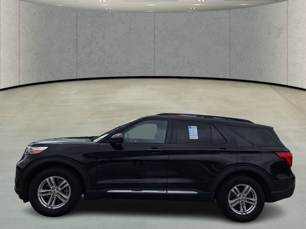 Used 2023 Ford Explorer XLT w/ Equipment Group 202A image 2