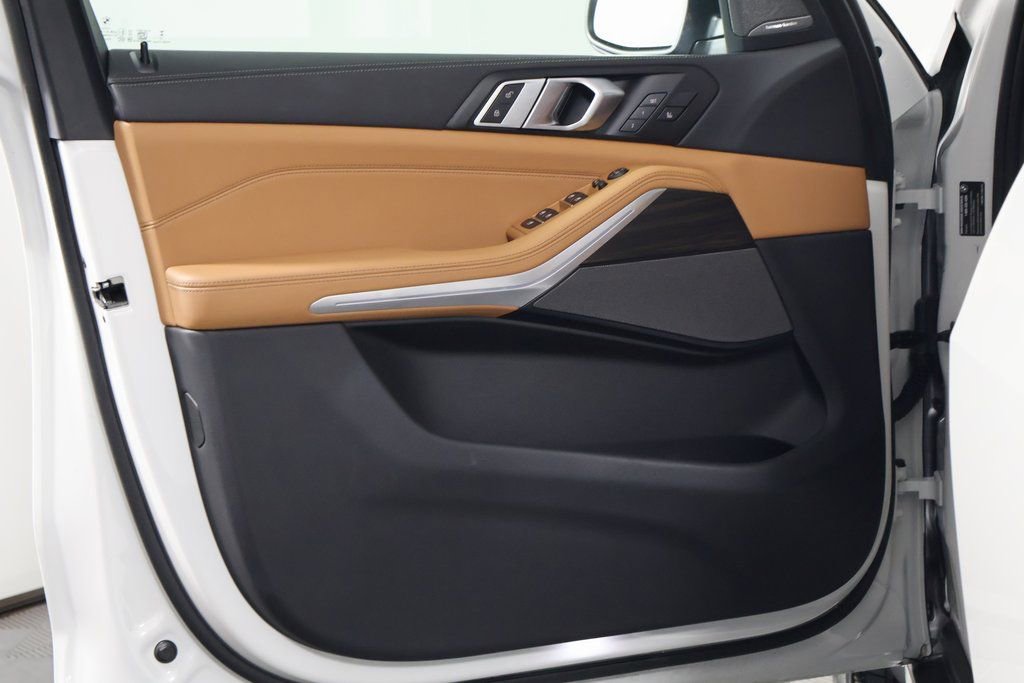 Used 2026 BMW X5 xDrive40i w/ Premium Package image 12