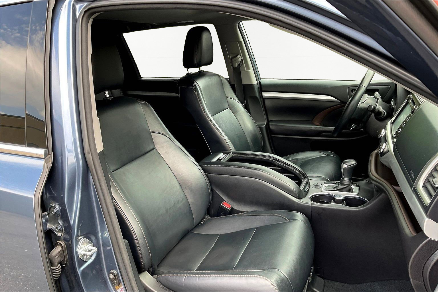 Used 2018 Toyota Highlander XLE image 30