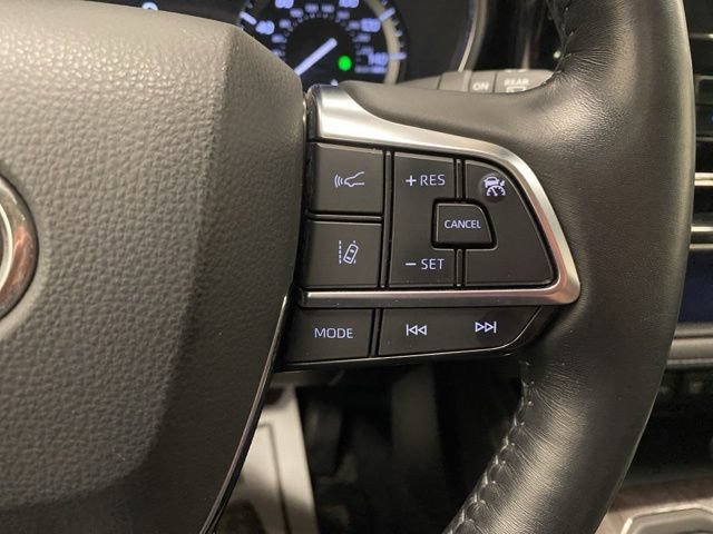 Used 2021 Toyota Highlander Limited AWD/4WD image 33