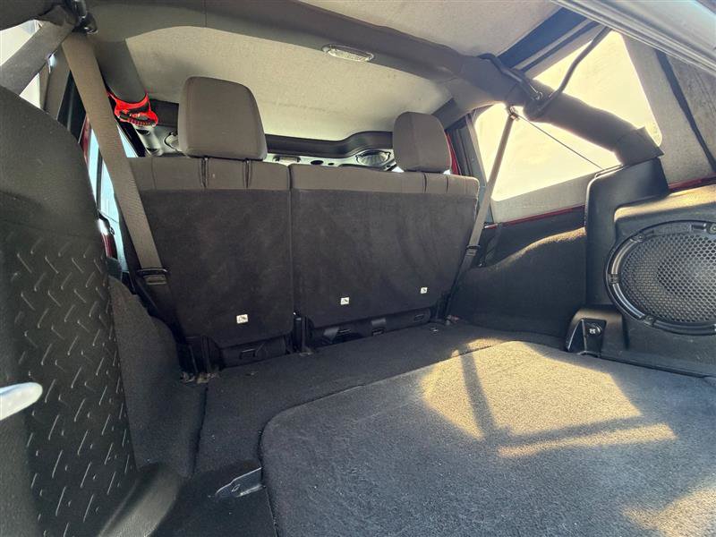 Used 2012 Jeep Wrangler Unlimited Sahara AWD/4WD image 17