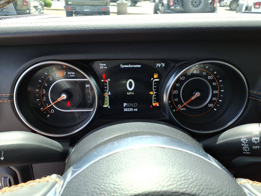 Used 2022 Jeep Wrangler Unlimited Sahara AWD/4WD image 27