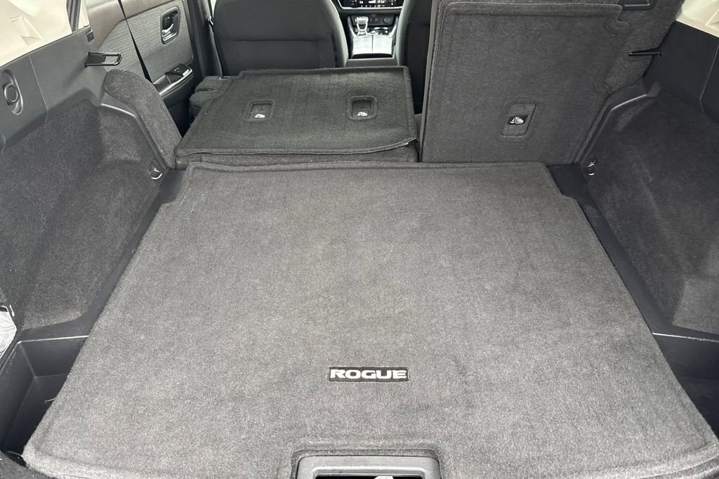 Used 2022 Nissan Rogue SV image 12