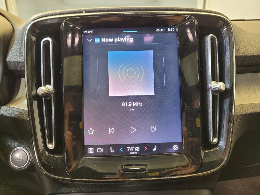 Used 2024 Volvo XC40 B5 Core image 25