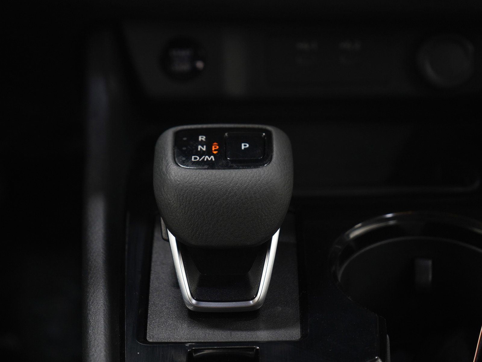 Used 2025 Nissan Rogue SV image 20