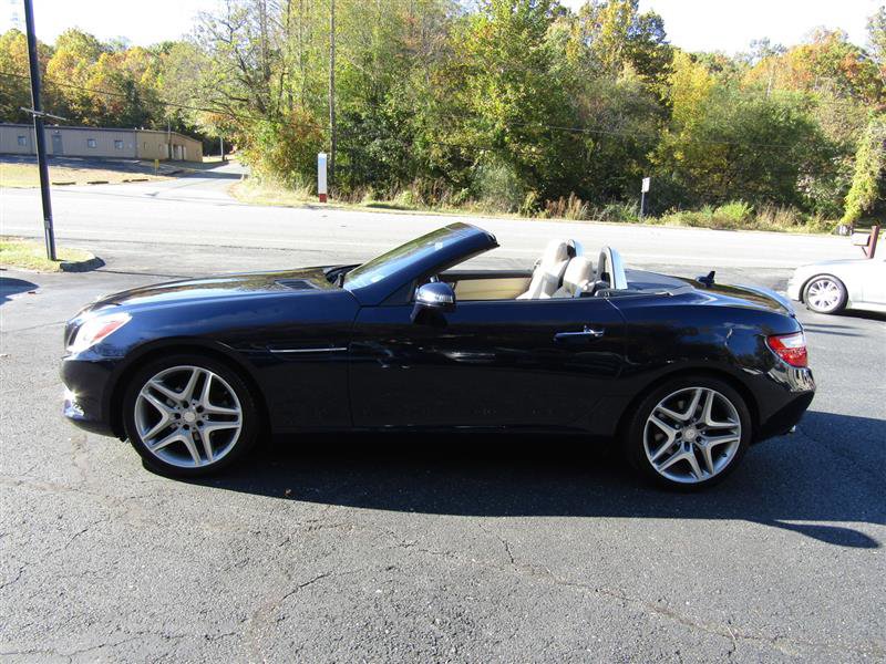 Used 2015 Mercedes-Benz SLK 250 image 40