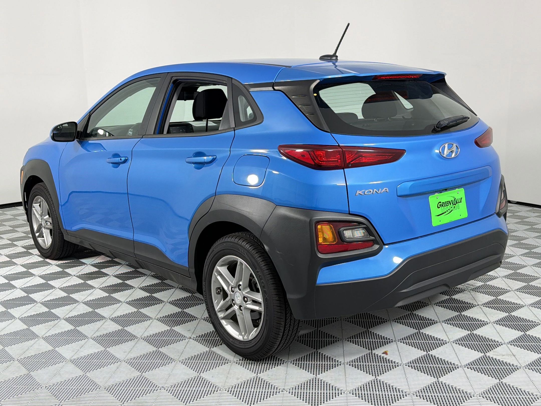 Used 2021 Hyundai Kona SE FWD image 3