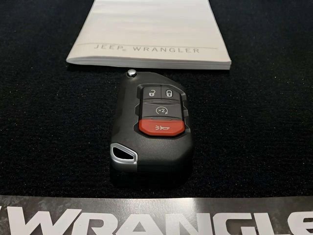 Used 2025 Jeep Wrangler Unlimited Sahara w/ Safety Group image 85