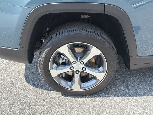 Used 2026 Jeep Grand Cherokee L Limited w/ Luxury Tech Group II AWD/4WD image 26
