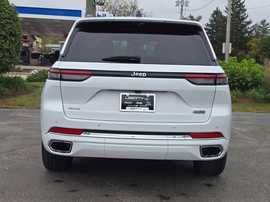 Certified 2023 Jeep Grand Cherokee Overland w/ Luxury Tech Group IV AWD/4WD image 16