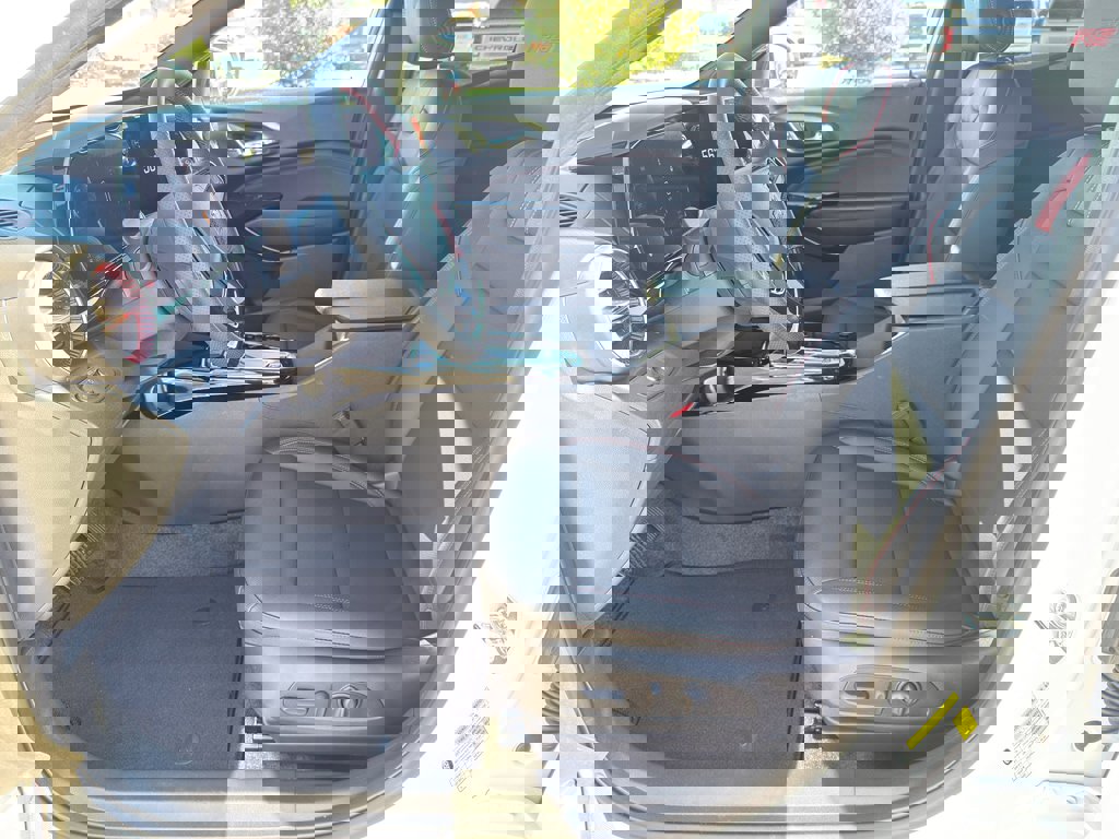 New 2026 Chevrolet Trax RS w/ Sunroof Package image 8