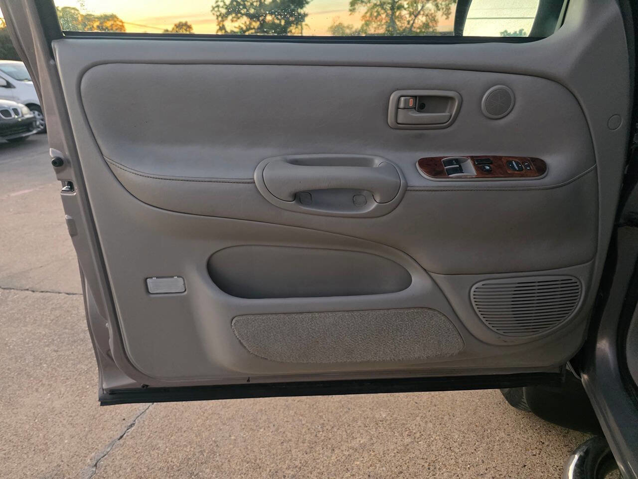 Used 2000 Toyota Tundra Limited image 13