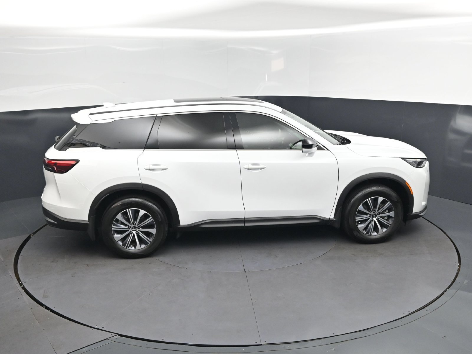 Used 2026 INFINITI QX60 Pure w/ Cargo Package FWD image 36