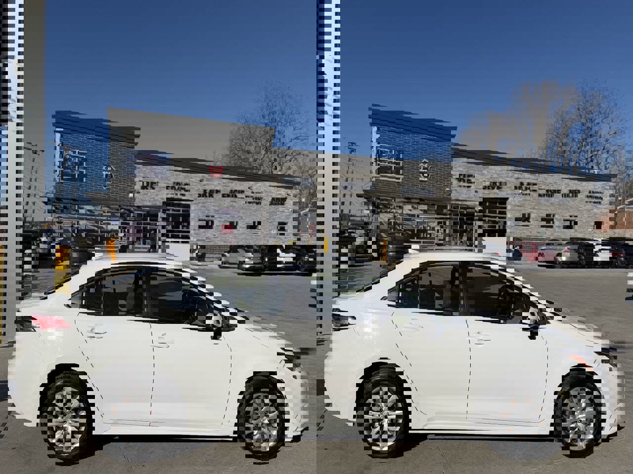 Used 2020 Toyota Corolla LE image 7