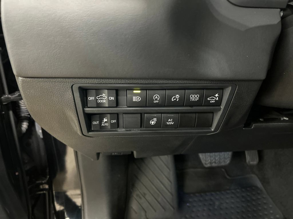 Used 2022 Toyota Tundra Platinum w/ Advanced Package AWD/4WD image 14