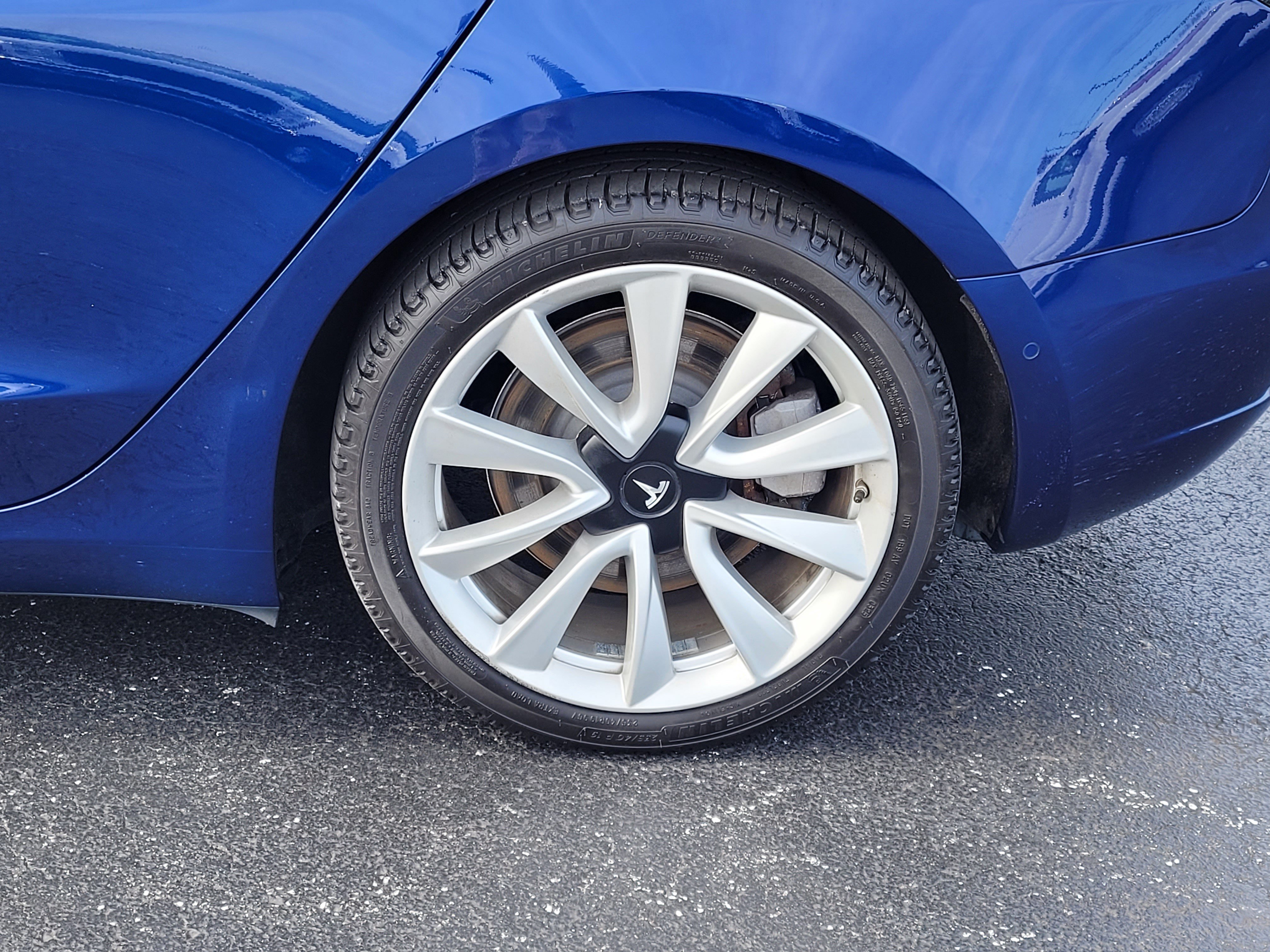 Used 2018 Tesla Model 3 Long Range image 10