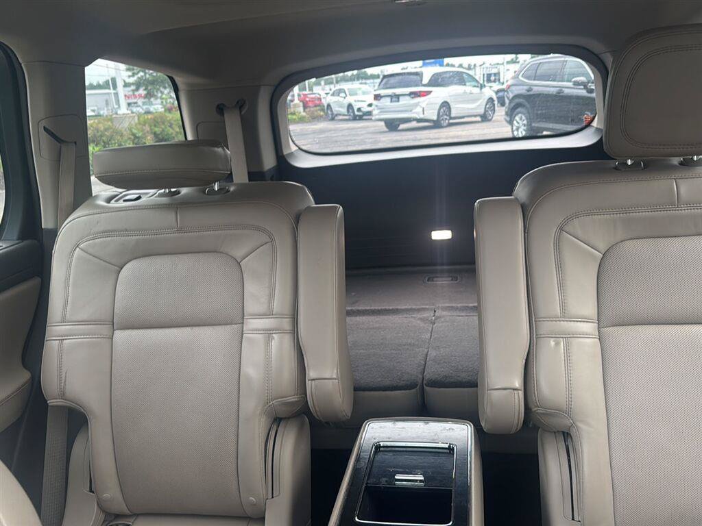Used 2020 Lincoln Aviator Reserve w/ Equipment Group 202A AWD/4WD image 17