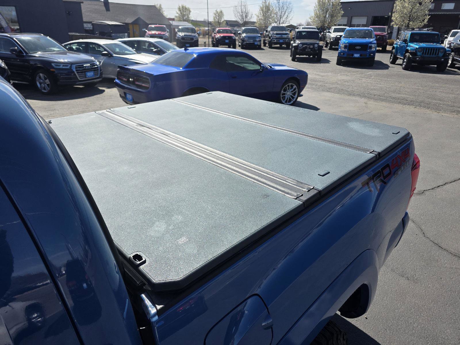 Used 2019 Toyota Tacoma TRD Sport image 9