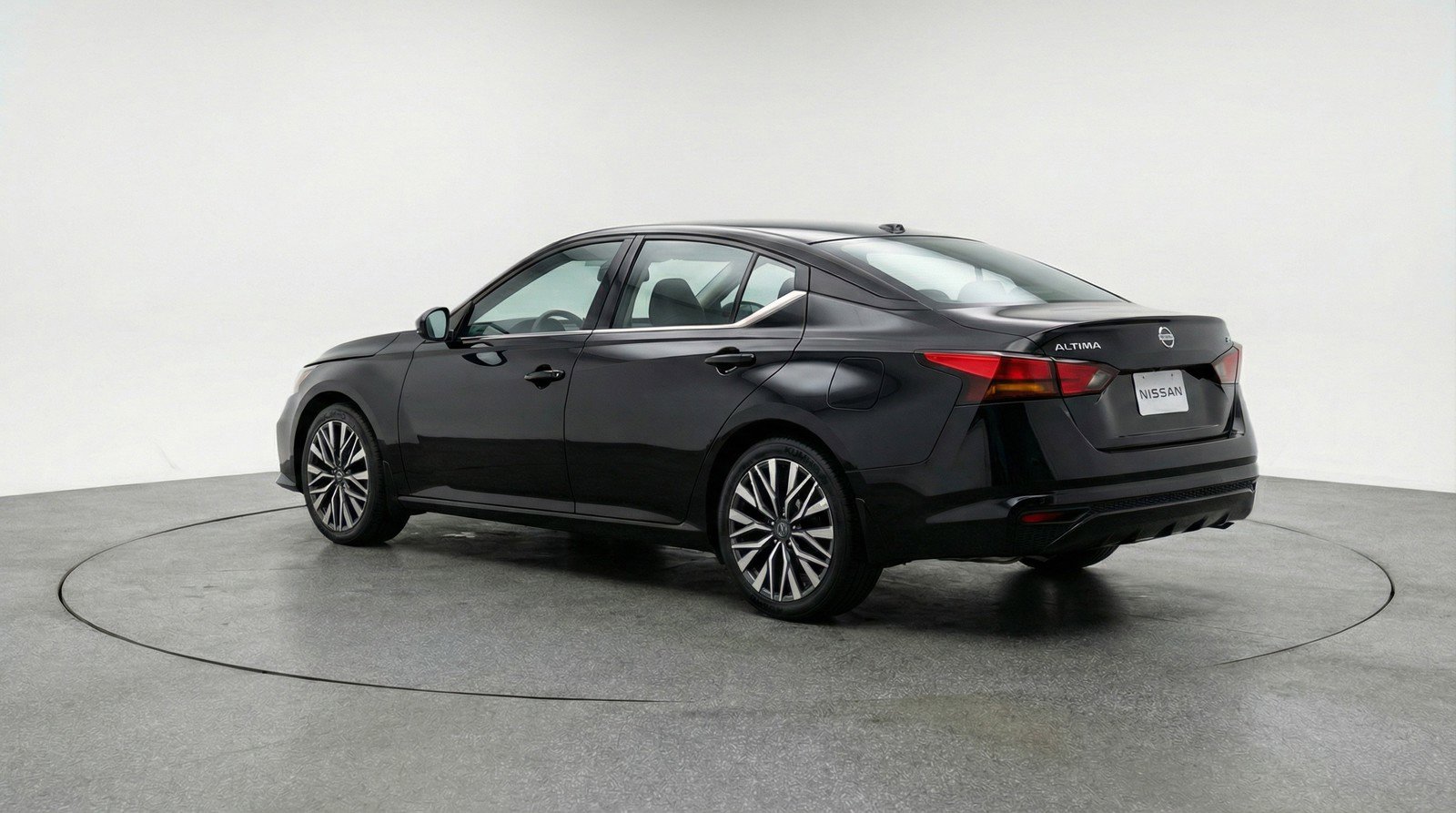Used 2025 Nissan Altima 2.5 SV FWD image 6