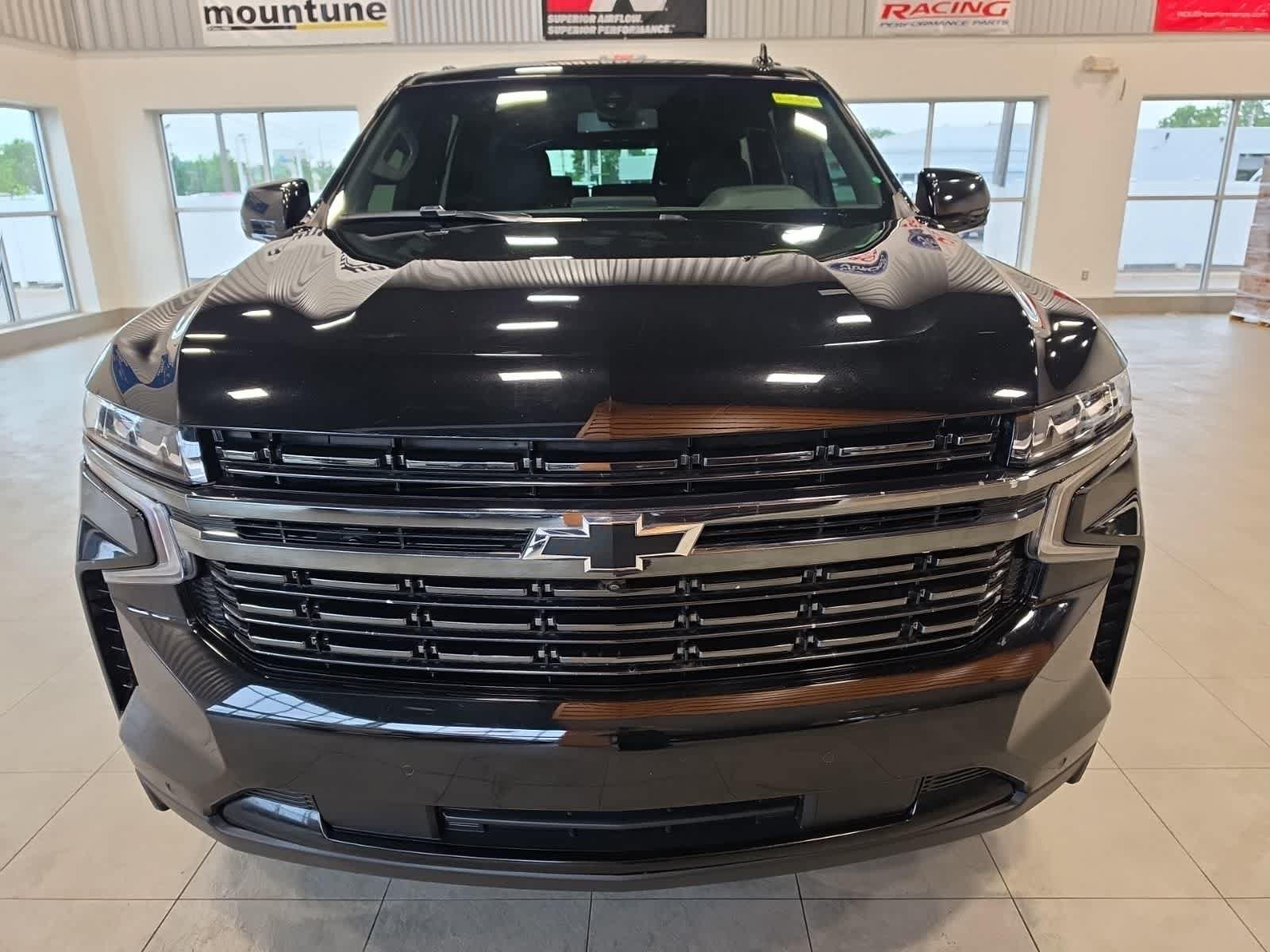 Used 2022 Chevrolet Tahoe RST w/ Luxury Package AWD/4WD image 3
