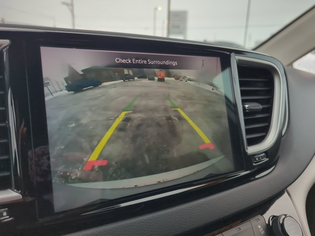 Used 2024 Chrysler Pacifica Touring-L image 14