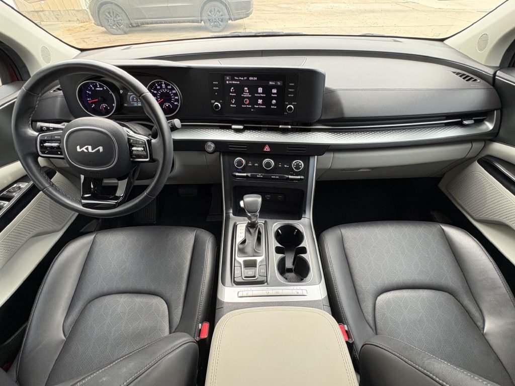 Used 2024 Kia Carnival LX FWD image 26